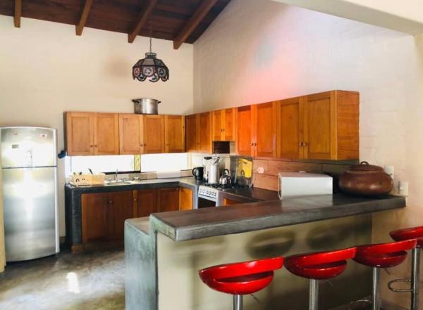 A la foto es mostra l'objecte Casa de campo El Valle Inn situat a la ciutat de Lima.