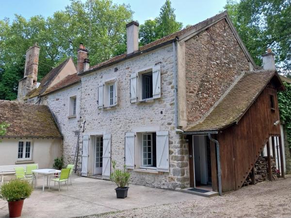 A la foto es mostra l'objecte Gîte du Moulin du Ponceau situat a la ciutat de Maincy.
