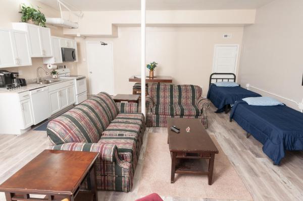 Foto 3: 2 Bed, 1 Bath, Lower Level Loft