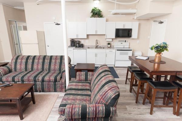 Foto 6: 2 Bed, 1 Bath, Lower Level Loft