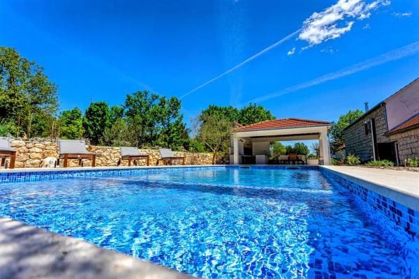 Charming Stone House With Private Pool & Jacuzzi - Holiday Home Vera - Brela