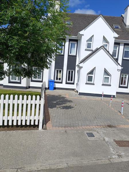 4 Bed Close To Beach And Village - Enniscrone