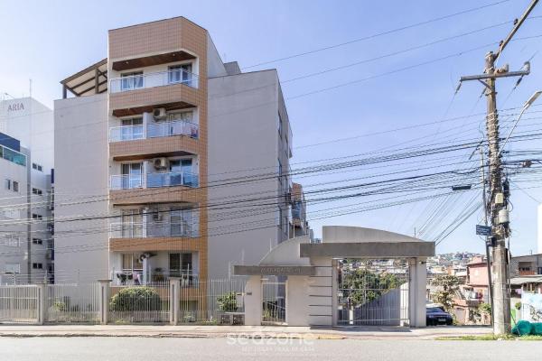 På billedet ses objektet Aconchegante apto em Capoeiras RMC203 beliggende i byen Florianópolis.