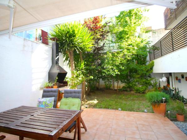 På bildet vises objektet Apartamento acogedor con gran patio-jardín, a 300m de la playa de la Farella, Llançà. - ES-228-190 som ligger i byen Llança.