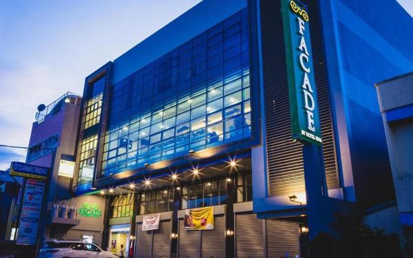 På billedet ses objektet Facade Hotel beliggende i byen Tabaco.