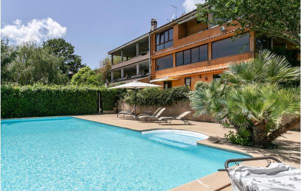A la foto es mostra l'objecte Nice Home In Bassano Romano With Wifi situat a la ciutat de Bassano Romano.