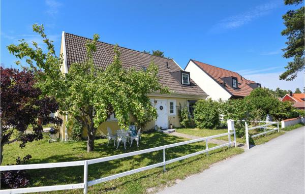 Na fotografii je vidět objekt Holiday Home Visby 49 nacházející se ve městě Visby.