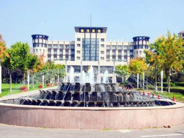 Nella foto è visibile l'oggetto Qingdao Royal Garden Hotel situato nella città di Jimo.