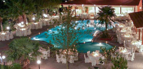 På billedet ses objektet Four Seasons Hotel beliggende i byen Kardiá.
