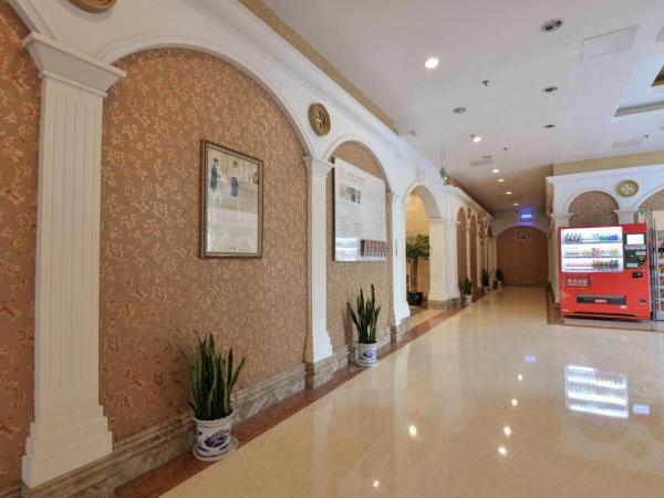 На фото показан объект Vienna International Hotel Shanghai Songjiang Branch, расположенный в городе Chengxi.