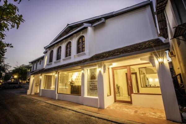 Na zdjęciu widoczny jest obiekt Le Luxe Boutique Hotel położony w mieście Wientian.