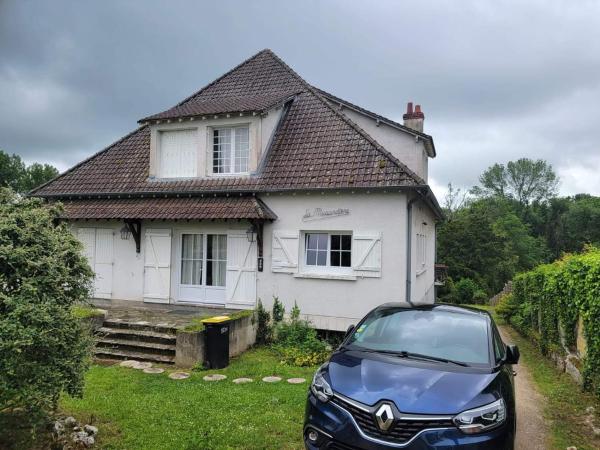A la foto es mostra l'objecte Maison de vacances situat a la ciutat de Seur.