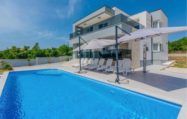 Na zdjęciu widoczny jest obiekt 4 Bedroom Nice Home In Slivnica Donja położony w mieście Knežević.