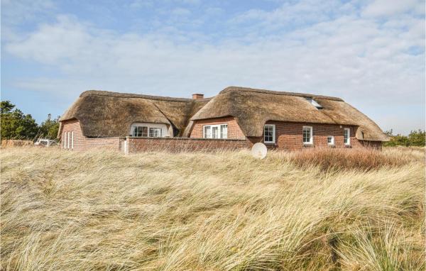 På billedet ses objektet Gorgeous Home In Ringkøbing With Sauna beliggende i byen Klegod.