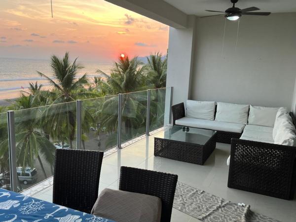 A la foto es mostra l'objecte Diamante del Sol- 2 BR- Beach Front- Jaco situat a la ciutat de Jacó.