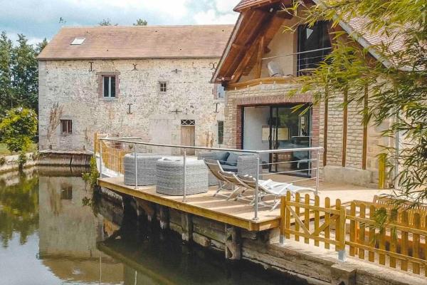 A la foto es mostra l'objecte Moulin de Chenappé situat a la ciutat de Beauge.