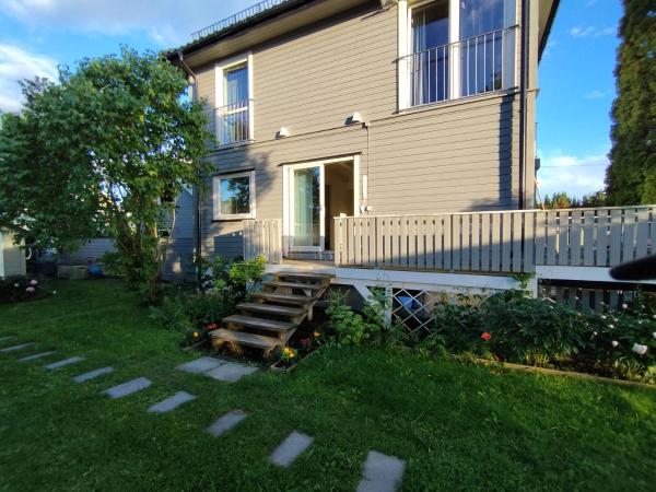 Na zdjęciu widoczny jest obiekt Villa with the garden położony w mieście Vestfossen.
