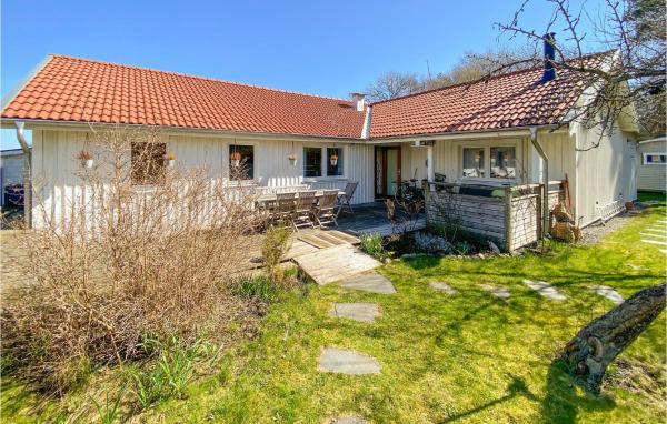 På billedet ses objektet Nice Home In Styrsö With Sauna beliggende i byen Vrångö.