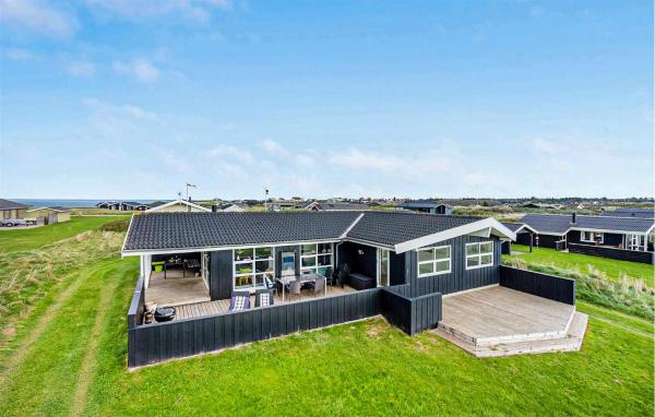 A la foto es mostra l'objecte 4 Bedroom Stunning Home In Hjørring situat a la ciutat de Hjørring.