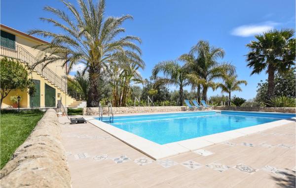 Kuvassa näkyy kohde 5 Bedroom Awesome Home In Noto, joka sijaitsee kaupungissa San Paolo.