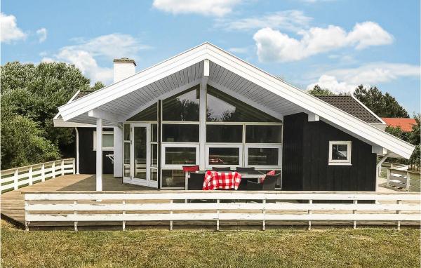 Na zdjęciu widoczny jest obiekt Beautiful Home In Nakskov With Sauna położony w mieście Nakskov.