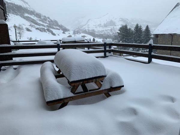 Na zdjęciu widoczny jest obiekt Snowfall Haven położony w mieście Gessa.