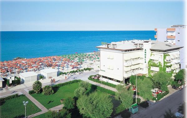 На фото показан объект Hotel Angela, расположенный в городе Фано.