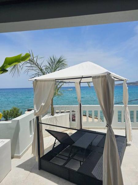 La photo montre l'objet Beachfront luxury suite situé dans la ville de Kalyves.