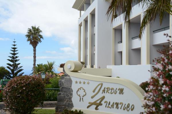 A la foto es mostra l'objecte Hotel Jardim Atlantico situat a la ciutat de Calheta.