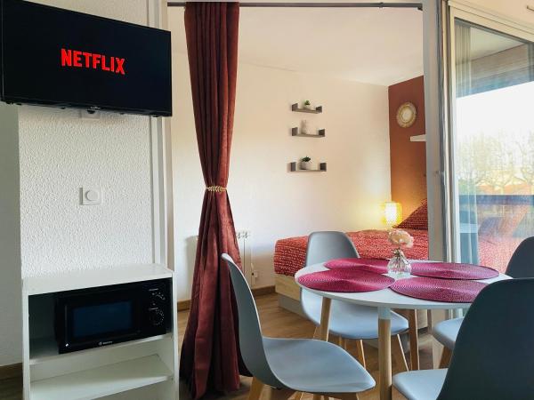 Na zdjęciu widoczny jest obiekt Agréable appartement aux Capellans avec loggia, WIFI et parking położony w mieście Saint-Cyprien.