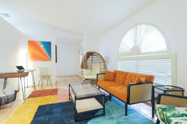 Auf dem Foto ist das Objekt 10min to Charlotte Beach - Cozy 4bd - Pool - Games in der Stadt Murdock zu sehen.
