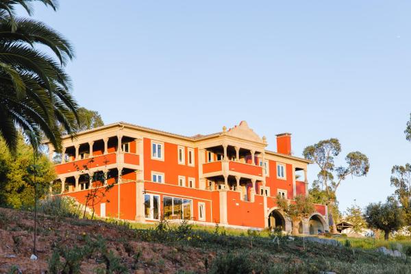 Auf dem Foto ist das Objekt AR Country House in der Stadt Peral zu sehen.