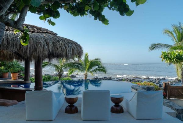 Nella foto è visibile l'oggetto Casa Manzanillo - Beach Room - Ocean Front Room at Exceptional Beach Front Location situato nella città di Troncones.