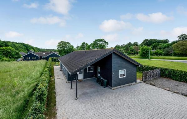 照片显示了位于Lohals市的Holiday Home Kronens Have Tranekær I物件。