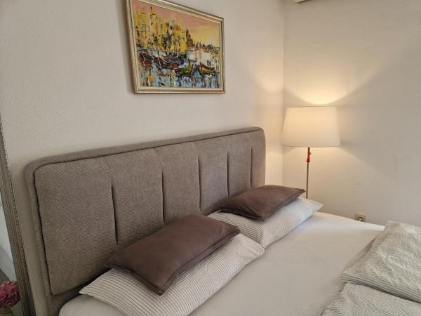 A la foto es mostra l'objecte Apartman Mona situat a la ciutat de Mostar.