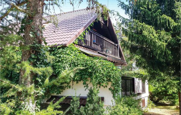 Auf dem Foto ist das Objekt Holiday Home Dziemiany Radun in der Stadt Raduń zu sehen.
