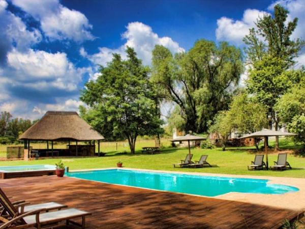 A la foto es mostra l'objecte Savannah Game Lodge, Wedding Venue and River Retreat situat a la ciutat de Lindequesdrif.