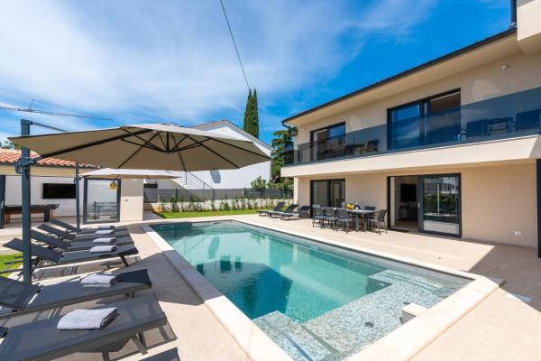 En la foto se muestra el objeto Villa Domenica Medelina 5. City center, pool, jacuzzi, sauna ubicado en la ciudad de Rovinj.