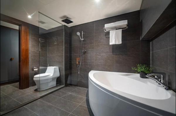 Bild 8: Duplex , TubBath, Netflix, Lakeview