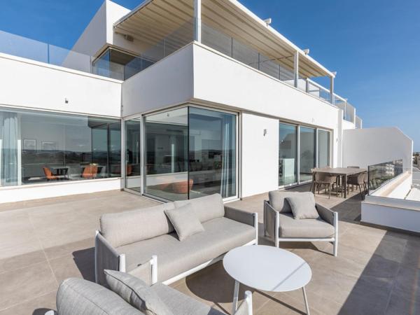 Stunning corner penthouse - Prime location, Għargħur