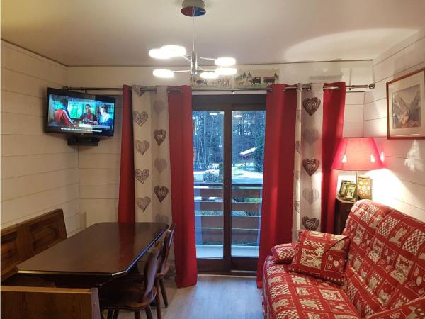 Nella foto è visibile l'oggetto Studio 4 pers. à Châtel : balcon, parking, proche télécabine Linga - cuisine équipée et WIFI - FR-1-676-100 situato nella città di Châtel.