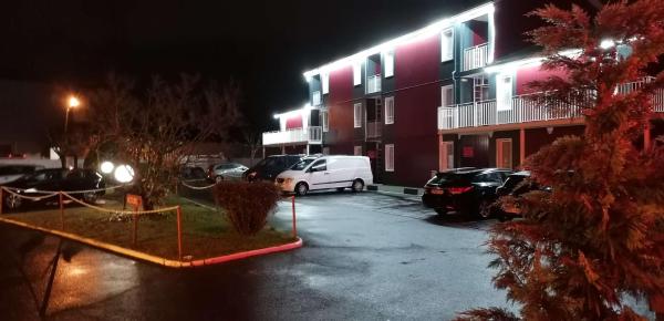 A la foto es mostra l'objecte Brit Hotel Essentiel Albi Parc des Expos situat a la ciutat de Le Sequestre.