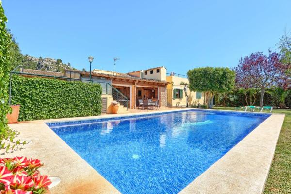 写真にはポリェンサ市にあるVilla La Sort by Villa Plusが写っています。