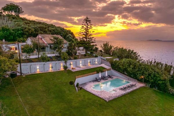 På billedet ses objektet Villa Yialos by Villa Plus beliggende i byen Astrakeri.