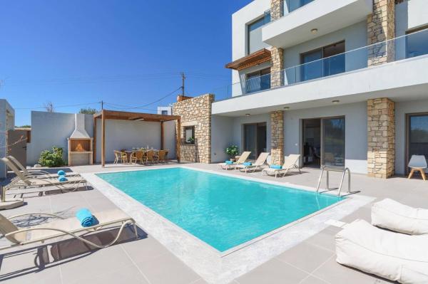 På billedet ses objektet Villa Angelina Olivestone by Villa Plus beliggende i byen Yennadhion.
