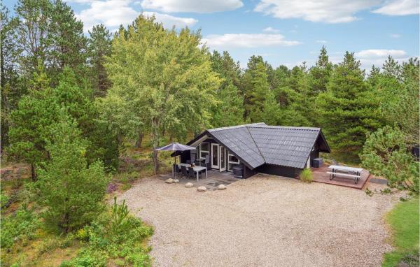 Auf dem Foto ist das Objekt Holiday Home Thulevej Rømø Xi in der Stadt Bolilmark zu sehen.