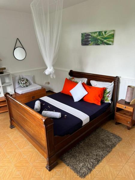 La photo montre l'objet Au coeur de Bouliki situé dans la ville de Saint-Joseph.