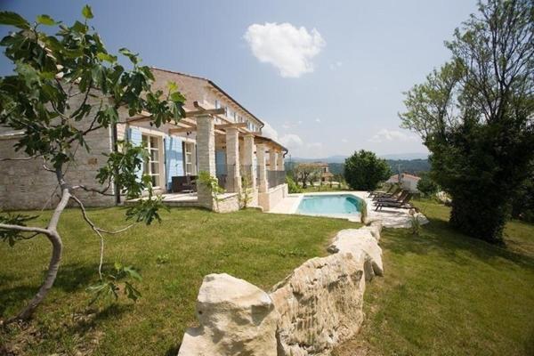 A la foto es mostra l'objecte Hochwertig ausgestattete Ferienvilla mit großem Garten- und Poolbereich situat a la ciutat de Sovinjak.