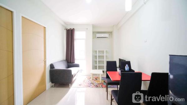 En la foto se muestra el objeto Best Choice and Cozy Living at 2BR at Bale Hinggil Apartment By Travelio ubicado en la ciudad de Kedungbaruk.