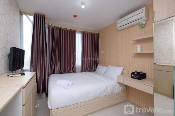 Op de foto is het object Nice and Simply Studio Room at Saladdin Mansion Aparment By Travelio te zien, gelegen in de stad Rawageni.